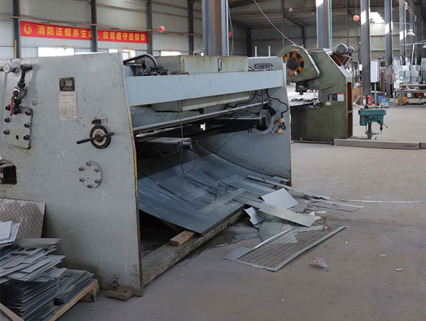 液壓數控擺式剪板機